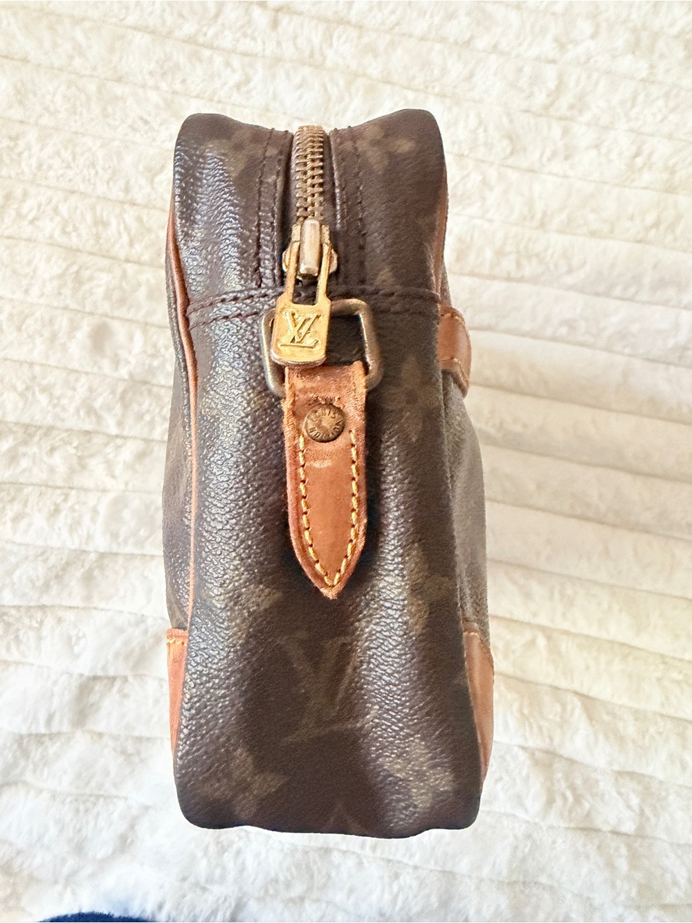 Louis Vuitton Brown Monogram Canvas Toiletry Pouch with Tan Trim - Picture 3 of 15